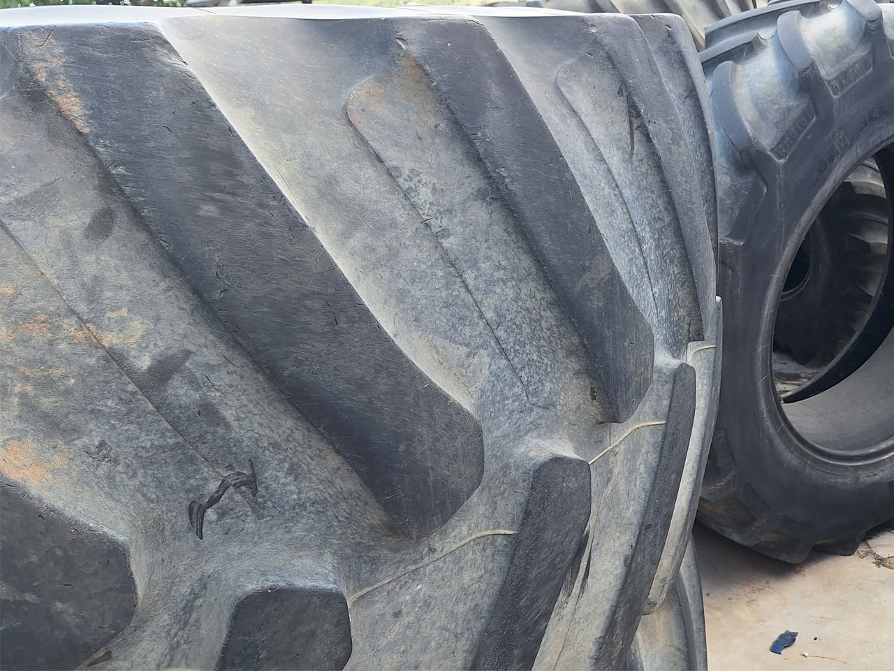 Pair rims and tyres Firestone 800/70R38 - Image 3