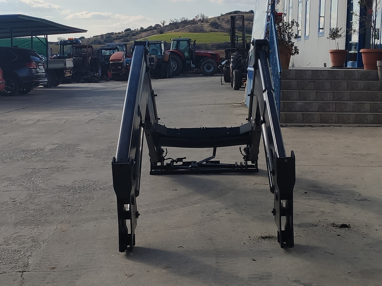 Loader for 6 cylinder tractor Valmet - Valtra - Image 4
