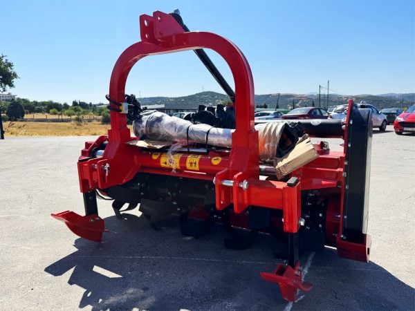 Φρέζα με υδραυλική μετατόπιση 1600mm Terra Force Power